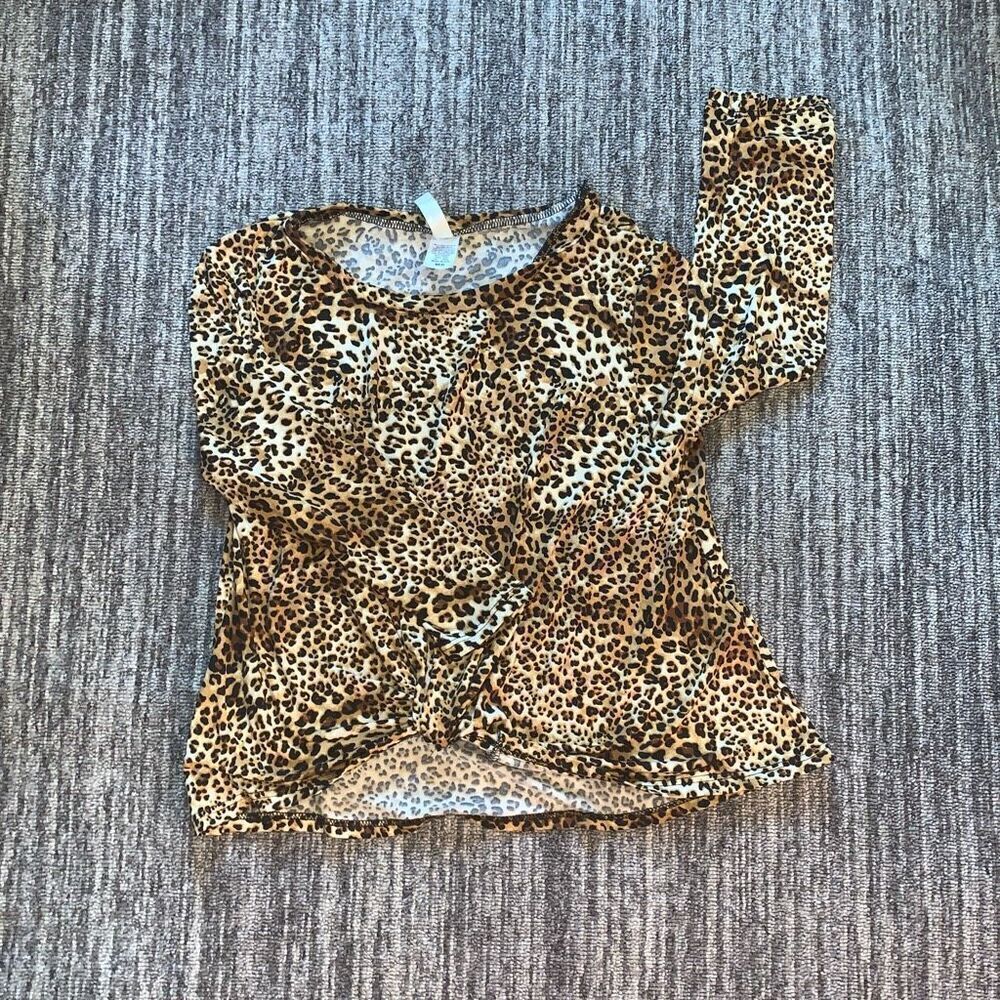 Cacia Women’s Size Medium Animal Print‎ Front Twist Top Tan Black Safari Blouse